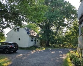 1314 Blakeley Rd in East Aurora, NY - Building Photo - Building Photo