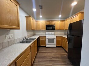 1254 N E 2 1/2 St in Meridian, ID - Building Photo - Building Photo