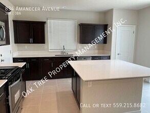 834 Amanecer Ave in Clovis, CA - Building Photo - Building Photo