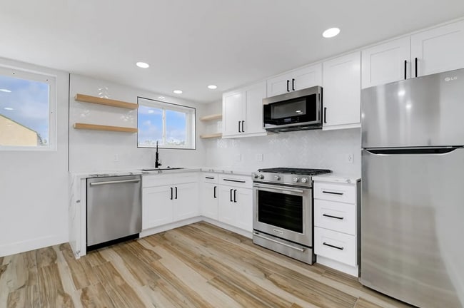 351 Eucalyptus Ave in Vista, CA - Building Photo - Building Photo