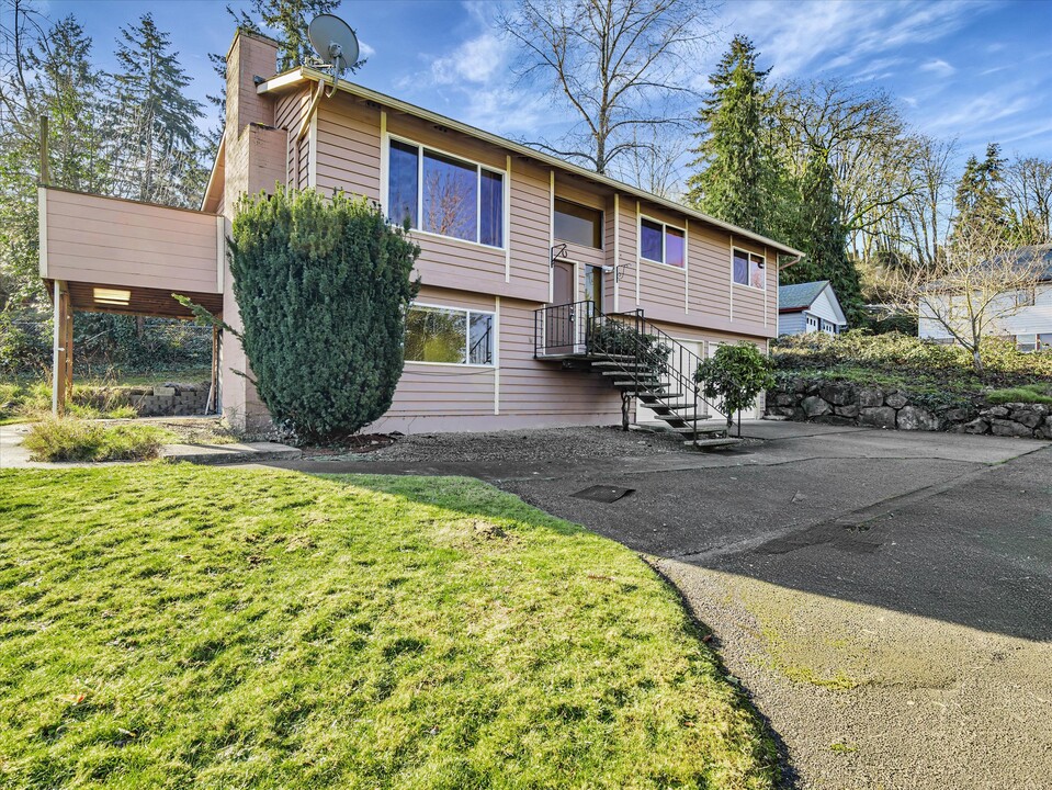 5615 S 141st St in Tukwila, WA - Foto de edificio