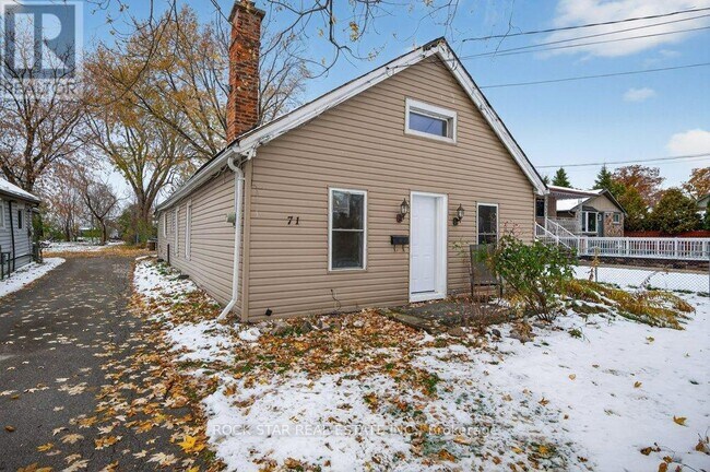 71 Teal Ave in Hamilton, ON - Building Photo - Building Photo