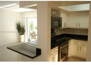 2451 SW 82nd Ave in Davie, FL - Building Photo - Building Photo