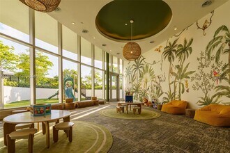 700 NE 24th St, Unit 602 in Miami, FL - Foto de edificio - Building Photo