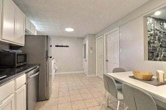 5 Scarborough Ave in Moncton, NB - Building Photo - Building Photo