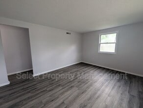 4130 Thorton Dr in Fort Wayne, IN - Foto de edificio - Building Photo