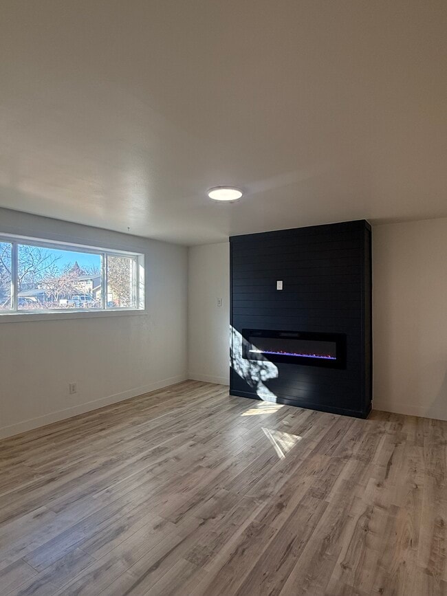 6828 W Kirkwood Dr, Unit Basement Apartment