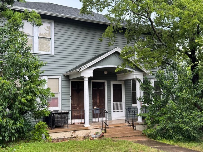 property at 1103 W 22nd St