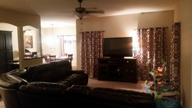 4924 Gold Ranch Ave in El Paso, TX - Foto de edificio - Building Photo