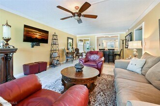 215 Cypress Way E in Naples, FL - Building Photo - Building Photo