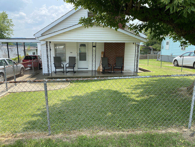 property at 1558 2nd St