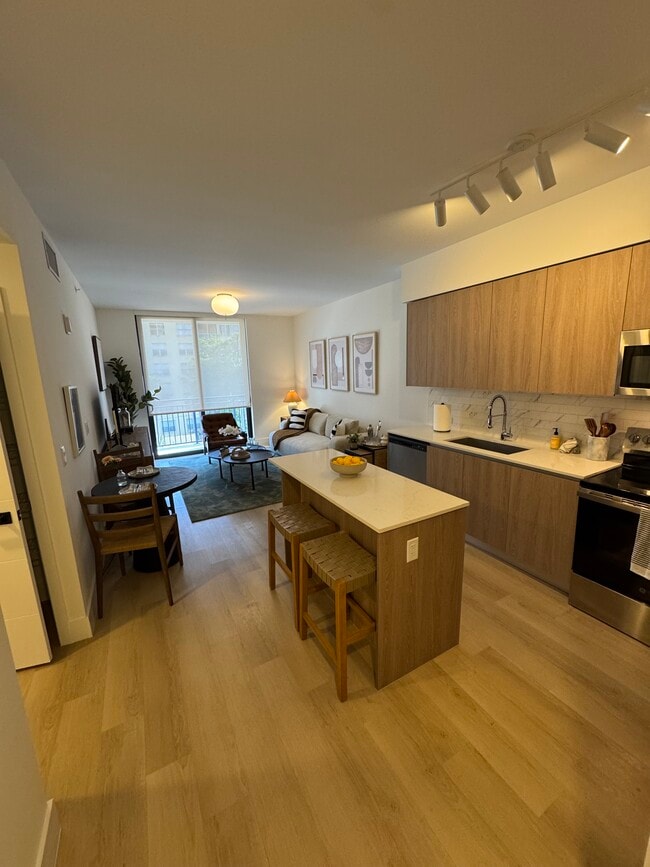 2375 NE 184th Ter, Unit A2 in Miami, FL - Building Photo - Building Photo