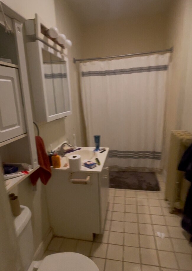 15 Alton Pl, Unit 6 in Brookline, MA - Foto de edificio - Building Photo