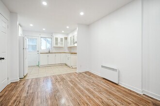 8810 R. Sherbrooke E in Montréal, QC - Building Photo - Building Photo