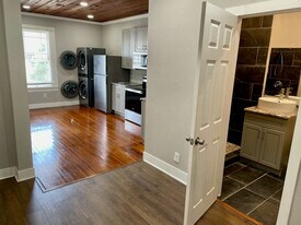 2115 Broadway Avenue J in Galveston, TX - Building Photo