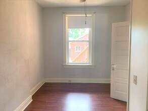 1077 S Taylor Ave in St. Louis, MO - Building Photo - Building Photo