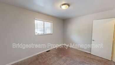 7837 N Main St in Dayton, OH - Building Photo - Building Photo