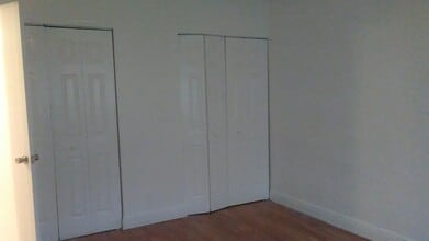 5226 NW 24th Ct in Fort Lauderdale, FL - Foto de edificio - Building Photo