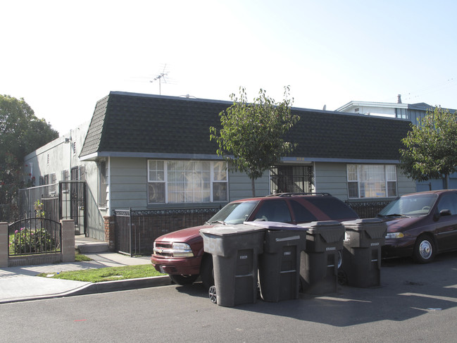 The Courtyards in Long Beach