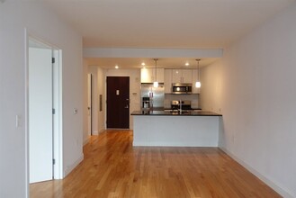 1700 Park Ave, Unit 818 in Weehawken, NJ - Building Photo - Building Photo