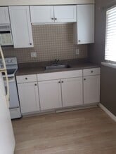 410 28th St W, Unit C in Bradenton, FL - Building Photo - Building Photo