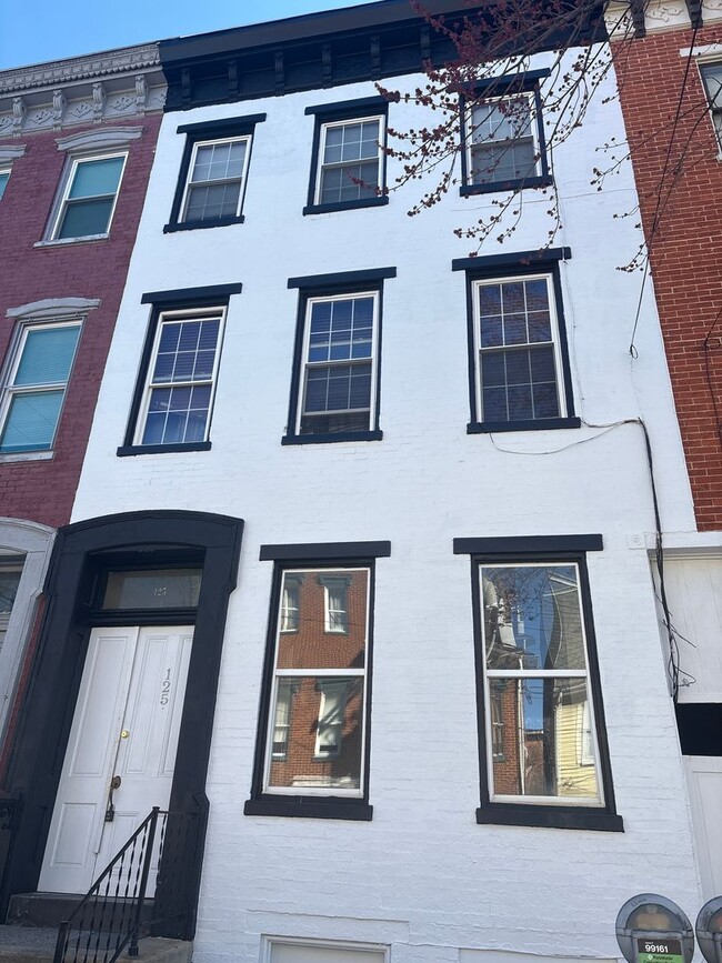 125 N Duke St