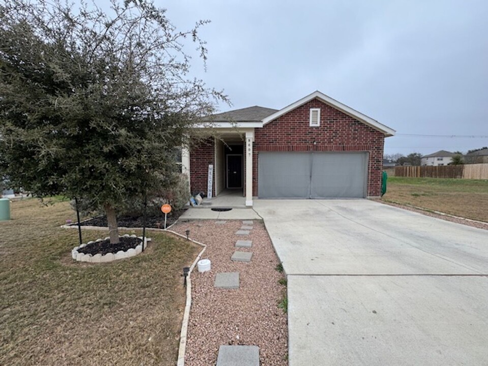 8607 ROCK Mdw in Converse, TX - Building Photo