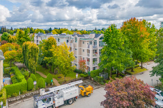 Edgepark Manor in Pitt Meadows, BC - Building Photo - Building Photo