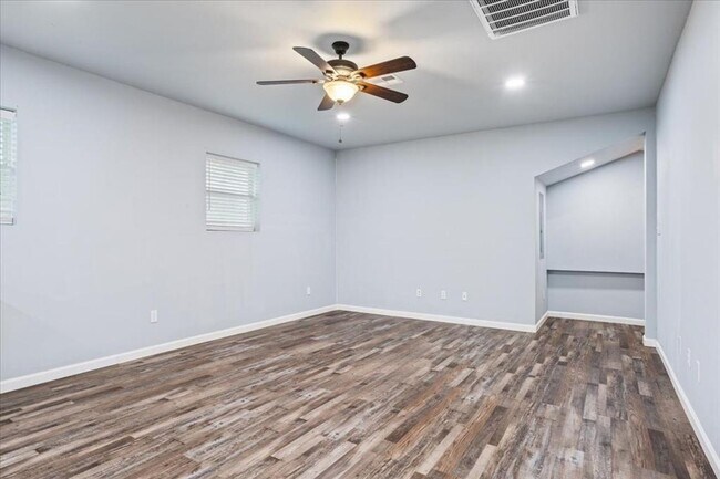 117 Emma St in Bartlett, TX - Building Photo - Building Photo