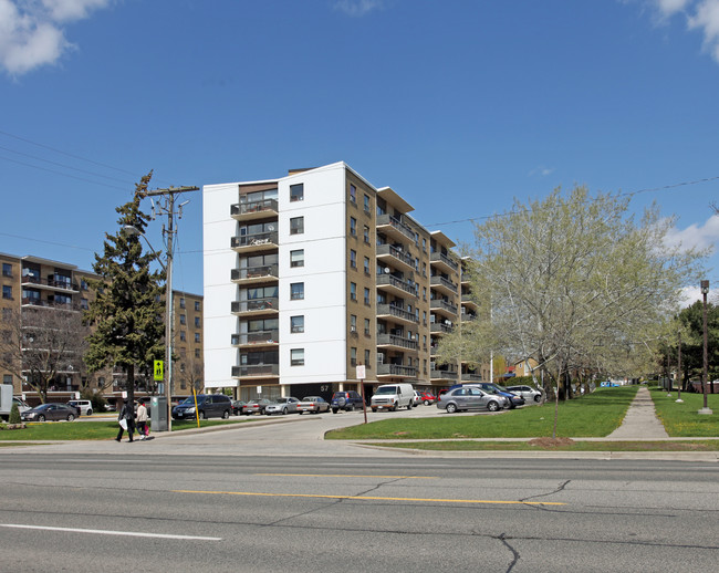 Venetian Towers in Toronto, ON - Building Photo - Building Photo