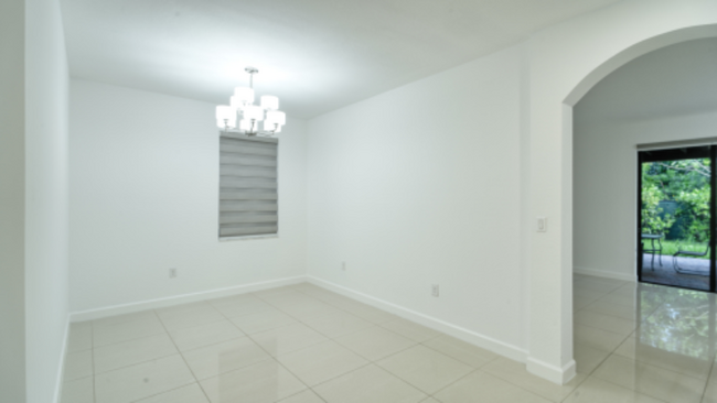 3502 W 86th Terrace in Hialeah, FL - Building Photo - Building Photo