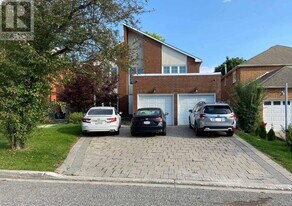 35 Hewlett Crescent in Markham, ON - Building Photo