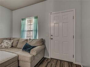 1912 Autumn Way in Mustang, OK - Building Photo - Building Photo