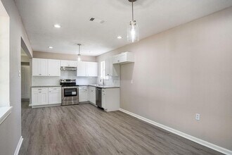 1702 Athens Dr in New Caney, TX - Building Photo - Building Photo