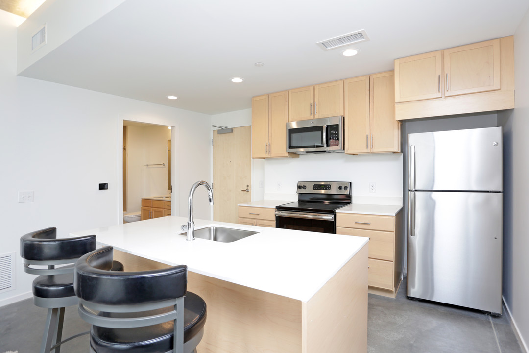 219 E Grand in Des Moines, IA - Building Photo