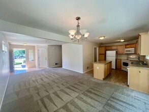 4457 Roxanna Loop SE in Lacey, WA - Building Photo - Building Photo
