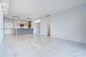 151 Crandon Blvd, Unit # 534 in Key Biscayne, FL - Foto de edificio - Building Photo