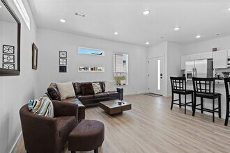 680 Pacific Ave in Centerton, AR - Building Photo - Building Photo