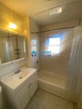 458 Park Dr, Unit 2 in Boston, MA - Building Photo - Building Photo