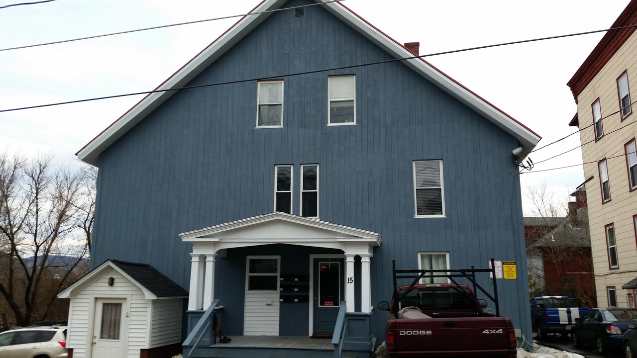 15 Jackson St in Littleton, NH - Building Photo