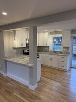 46 High St, Unit Rear House in South Glastonbury, CT - Building Photo