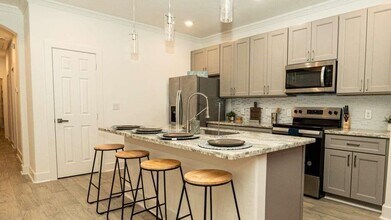 7803 Jester St in Houston, TX - Building Photo - Building Photo