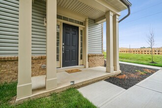 8 Haralson Ct in Livingston, NJ - Building Photo - Building Photo