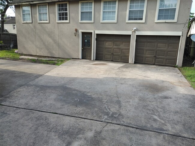 property at 3425 Southmore Blvd