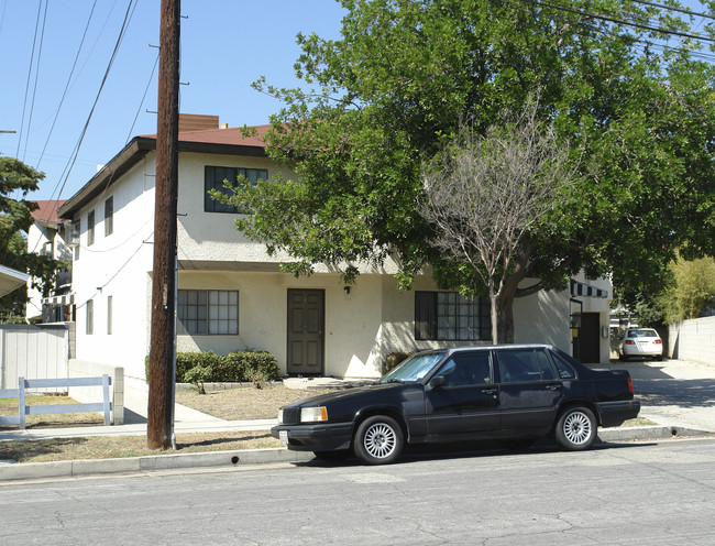 833 N 1st St in Alhambra, CA - Building Photo - Building Photo