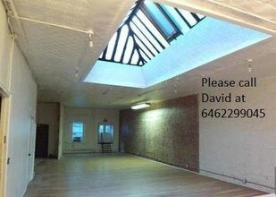 12 Warren St in New York, NY - Building Photo - Building Photo