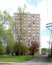 Ramsey Manor in Duluth, MN - Building Photo - Building Photo