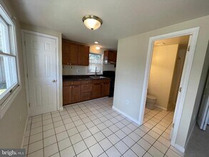 624 Walker Rd in Great Falls, VA - Building Photo - Building Photo