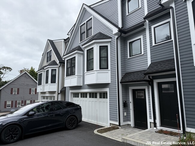 182 Sherman Rd in Boston College, MA - Building Photo - Building Photo