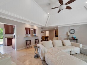 527 E Causeway Blvd in Vero Beach, FL - Building Photo - Building Photo